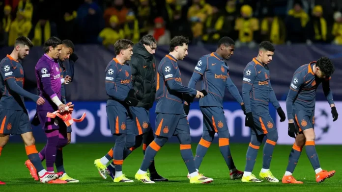 Lojtarët e Interit duke dalë nga fusha gjatë një ndeshjeje në Champions League